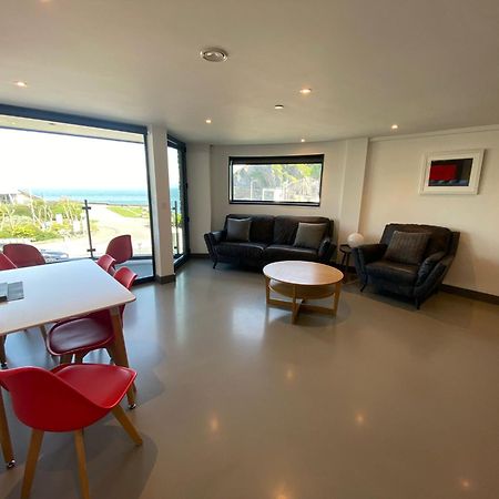 2 The View Apartments Ilfracombe - Seafront, Parking, Lift, Ev Extérieur photo