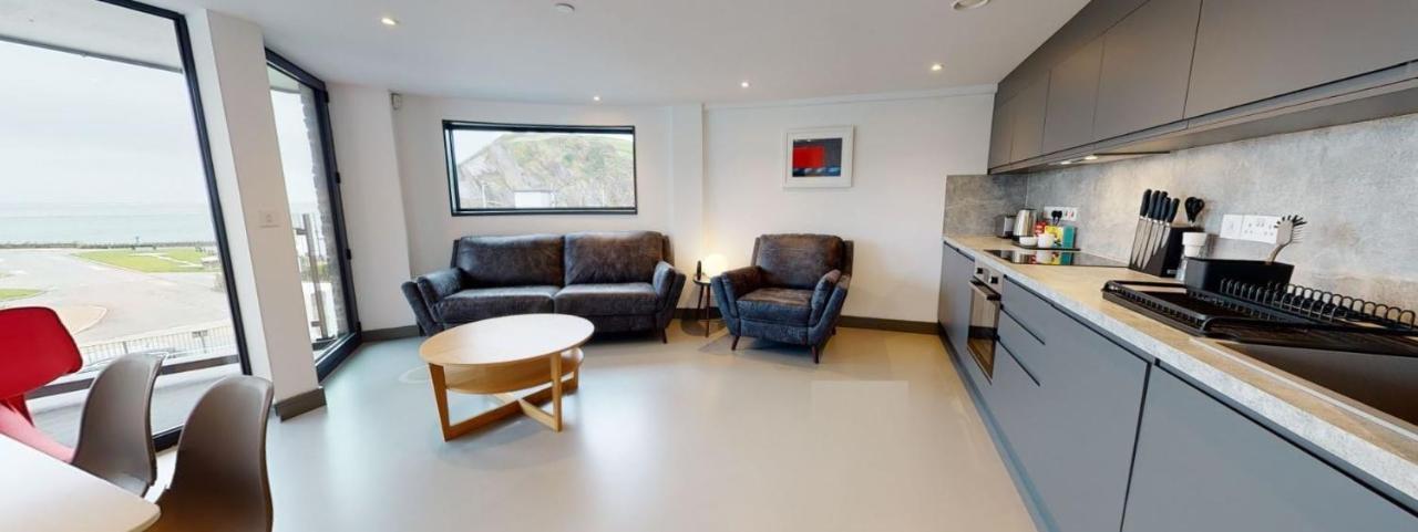 2 The View Apartments Ilfracombe - Seafront, Parking, Lift, Ev Extérieur photo