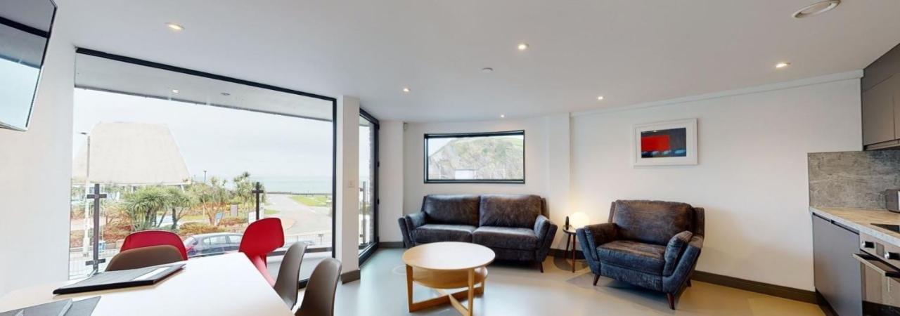 2 The View Apartments Ilfracombe - Seafront, Parking, Lift, Ev Extérieur photo