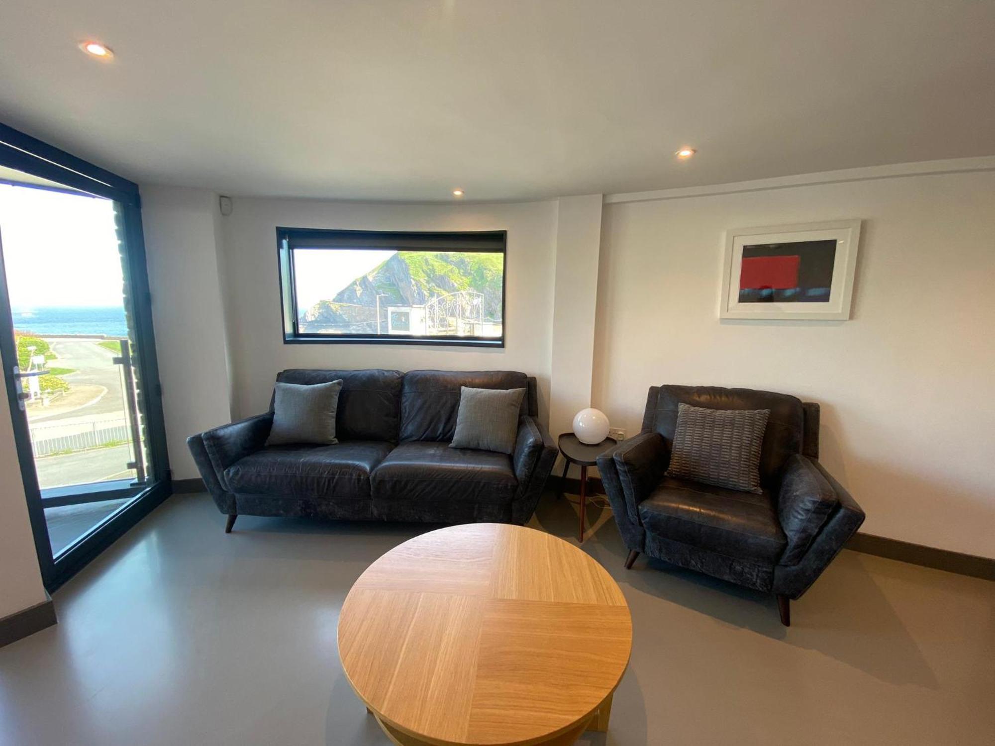2 The View Apartments Ilfracombe - Seafront, Parking, Lift, Ev Extérieur photo