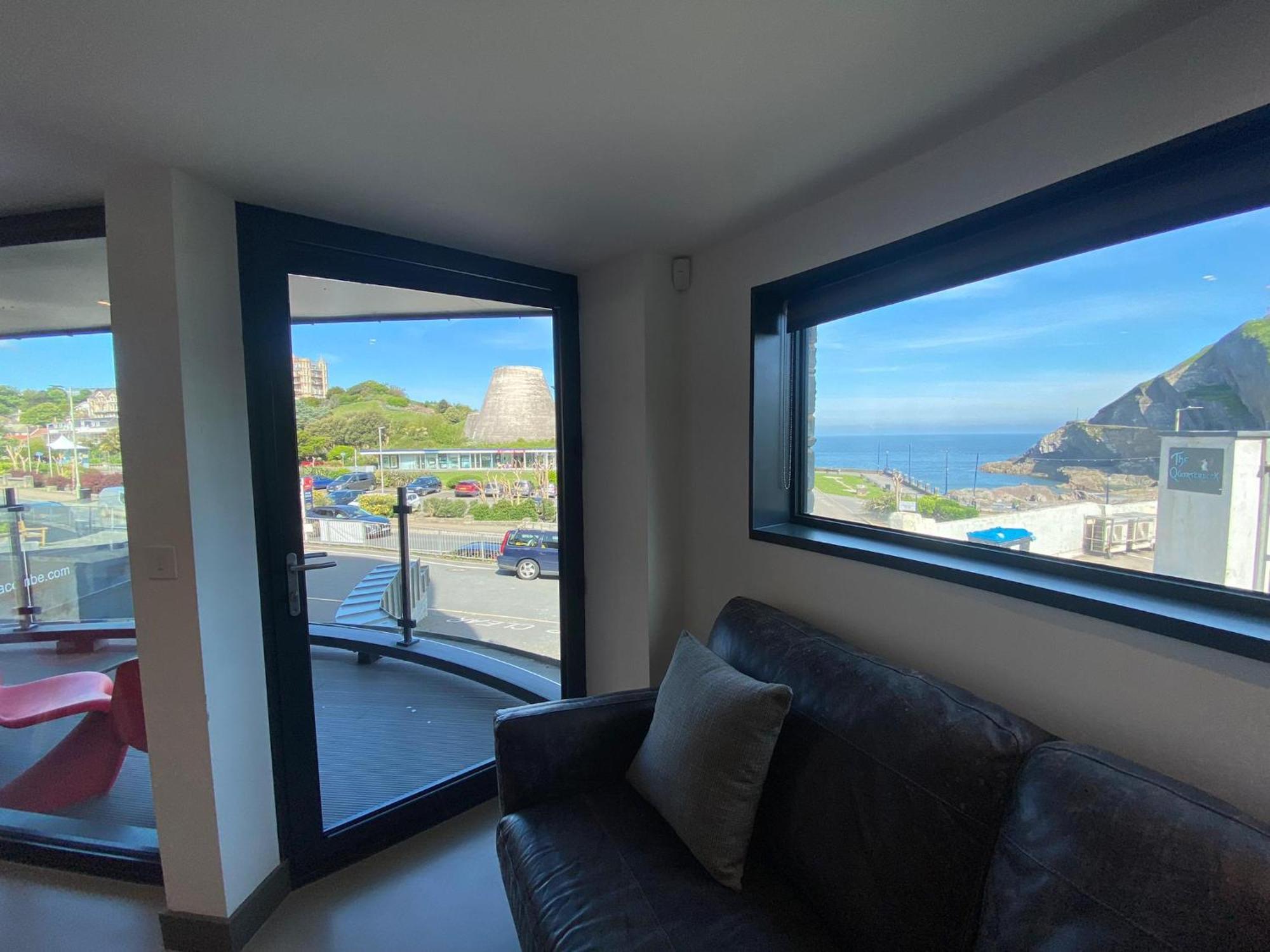 2 The View Apartments Ilfracombe - Seafront, Parking, Lift, Ev Extérieur photo