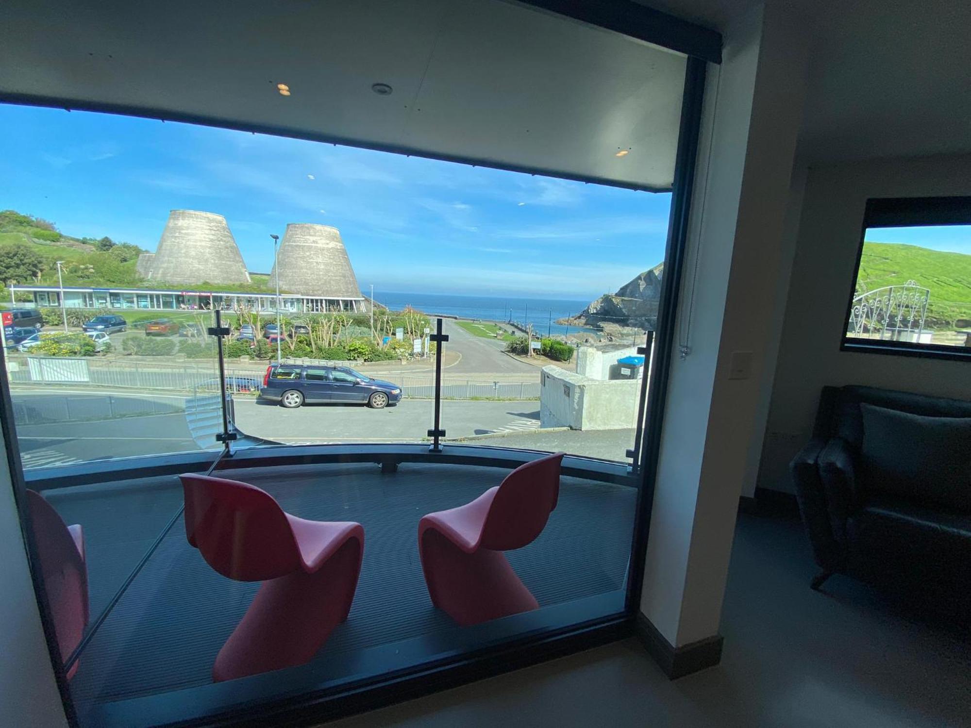 2 The View Apartments Ilfracombe - Seafront, Parking, Lift, Ev Extérieur photo