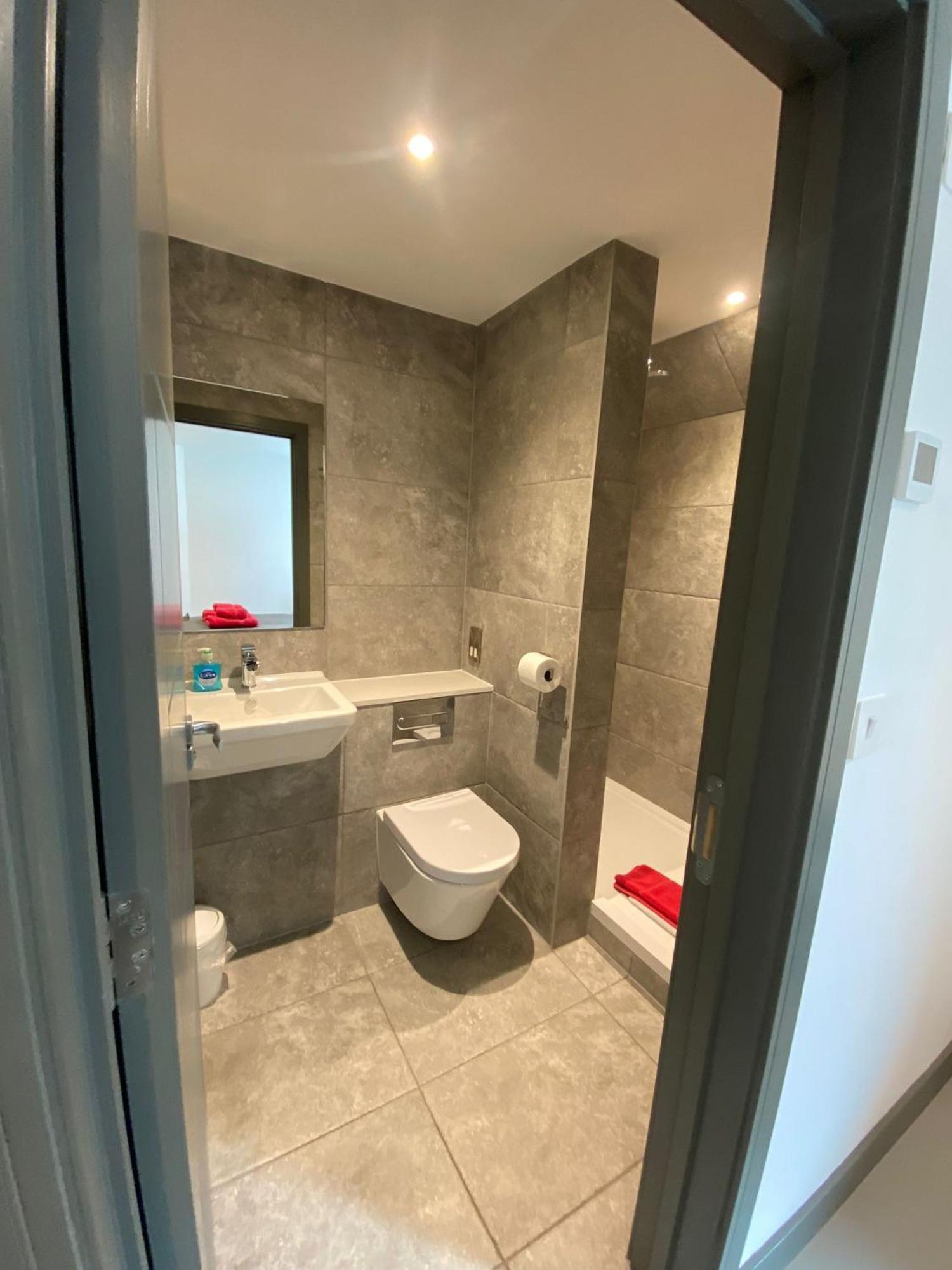 2 The View Apartments Ilfracombe - Seafront, Parking, Lift, Ev Extérieur photo